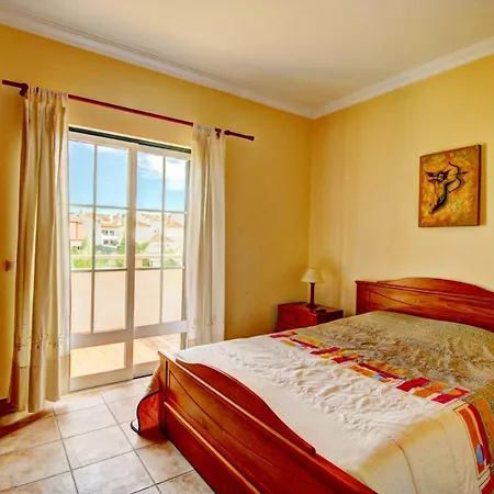 Villa Sleeps 10 Pool Wifi *